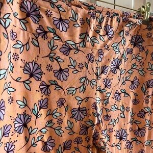B2.21 LULAROE TC Leggings • Floral